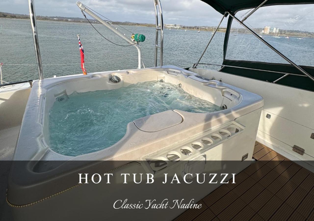 Classic Yacht Nadine In Poole Harbour, Dorset, With A Hot Tub Jacuzzi Extérieur photo